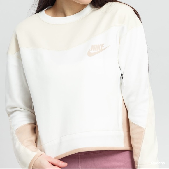 Nike Tops - ❌SOLD❌Nike Women’s Sportswear Crop Sweatshirt